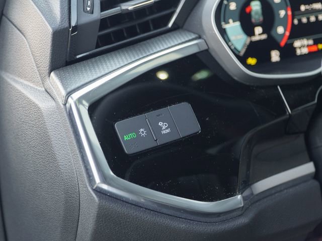 Used 2025 Audi Q3 2.0T Premium Plus w/ Premium Plus Package image 29