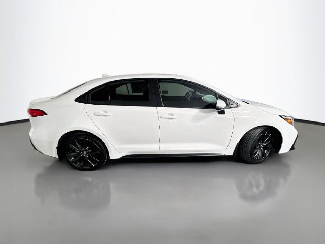 Used 2024 Toyota Corolla SE w/ SE Premium Package FWD image 9