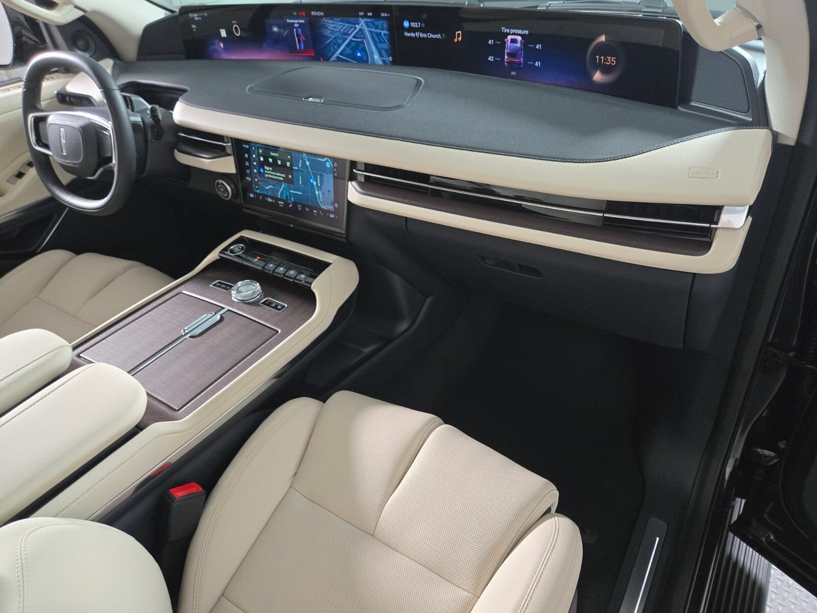 New 2027 Lincoln Navigator Premiere AWD/4WD image 21