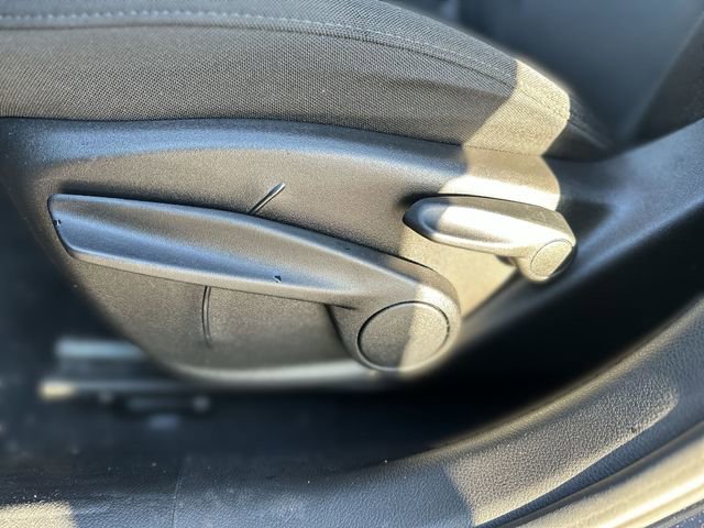 Used 2023 Jeep Renegade Latitude AWD/4WD image 16