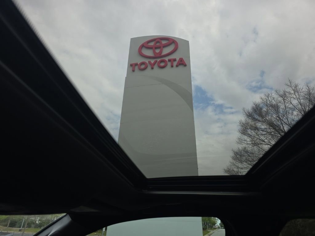 Used 2024 Toyota Tacoma Limited AWD/4WD image 33