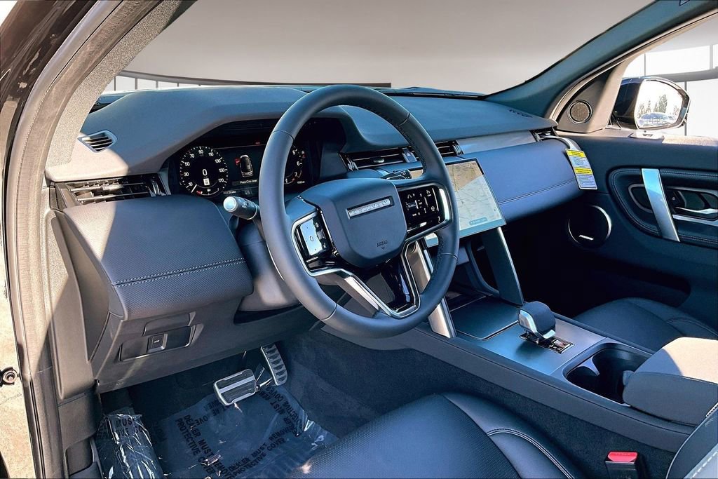 New 2025 Land Rover Discovery Sport Dynamic SE image 7