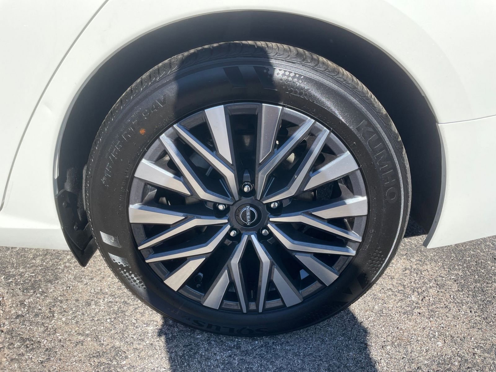 Used 2025 Nissan Altima 2.5 SV image 31