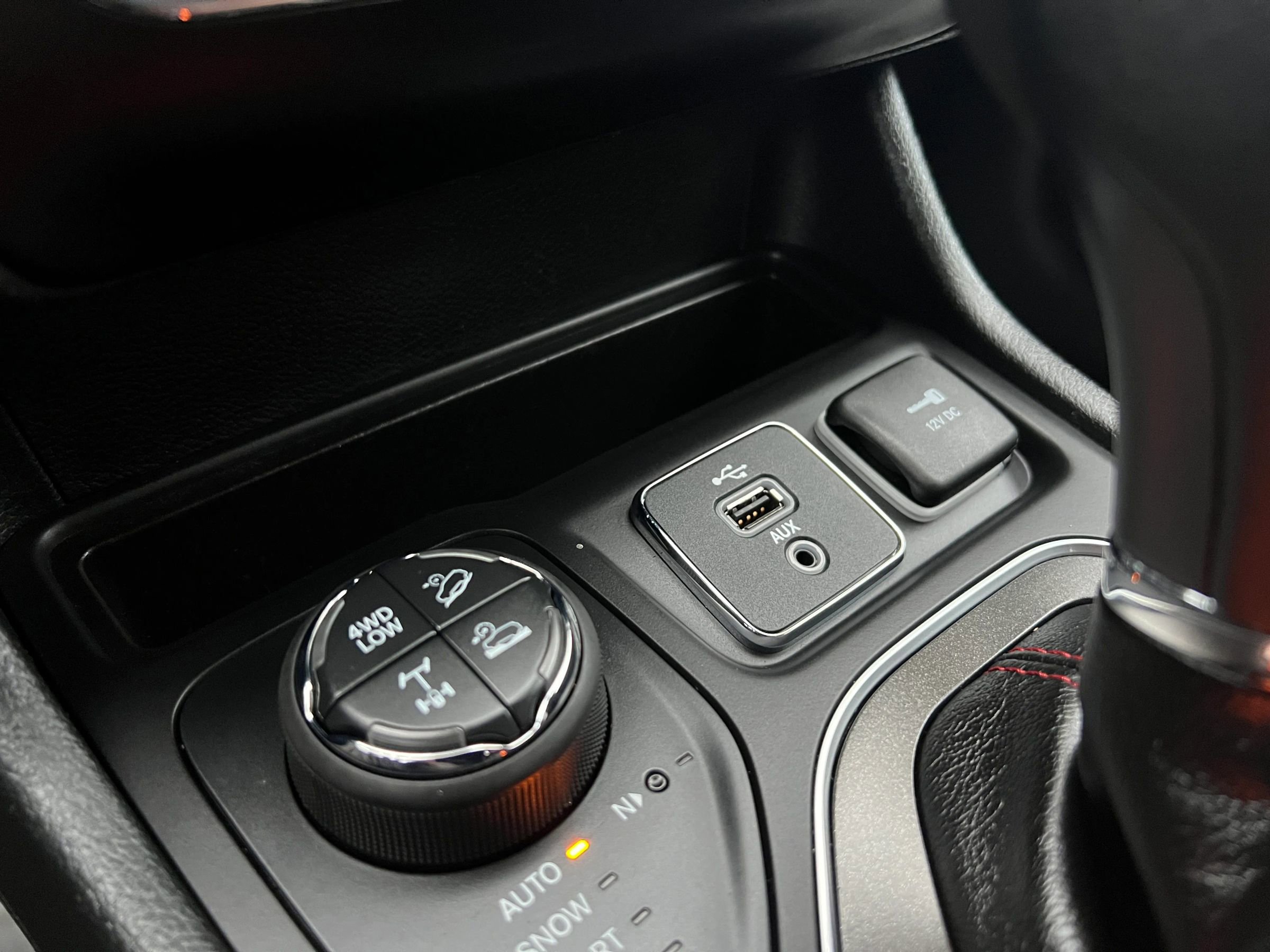 Used 2019 Jeep Cherokee Trailhawk image 20