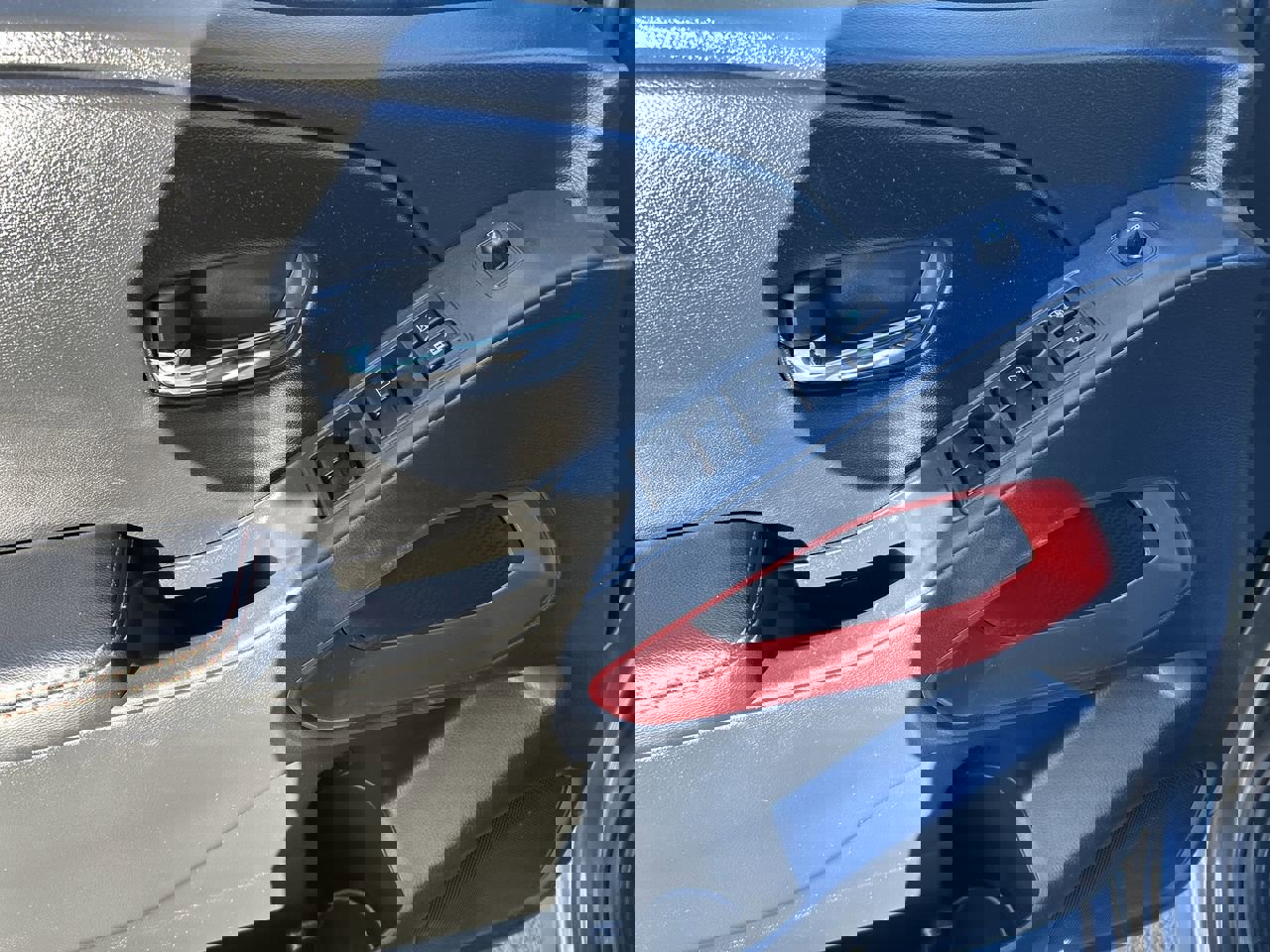 Used 2025 Nissan Frontier PRO-4X w/ Pro Convenience Package image 19