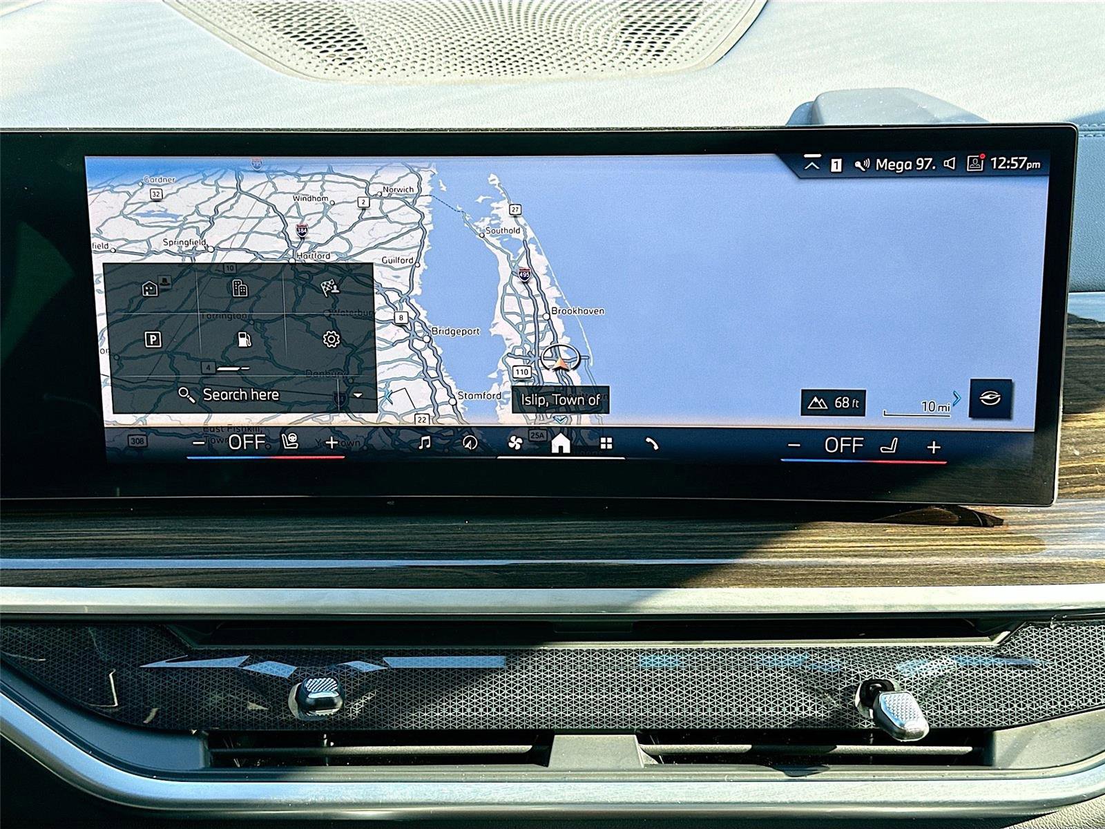 Certified 2024 BMW X7 xDrive40i w/ Premium Package image 13