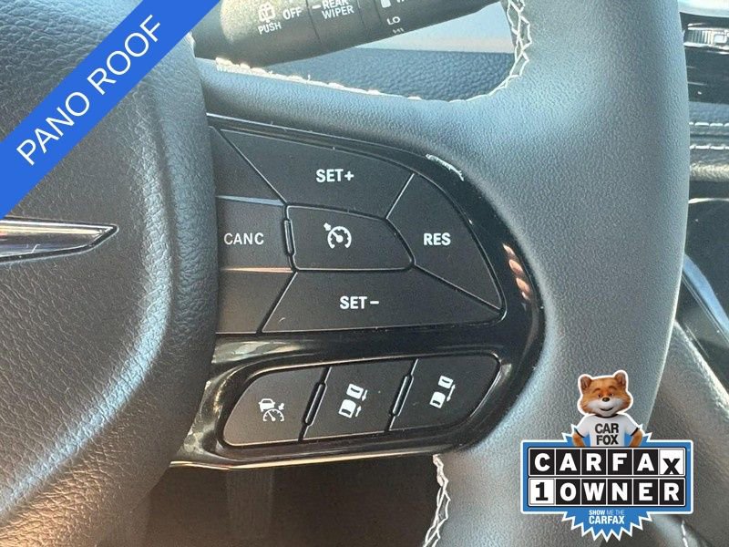 Used 2025 Chrysler Pacifica Limited image 22