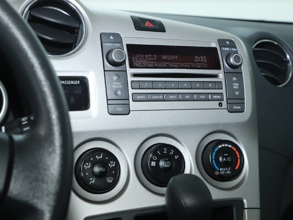 Used 2009 Pontiac Vibe w/ Preferred Package FWD image 22
