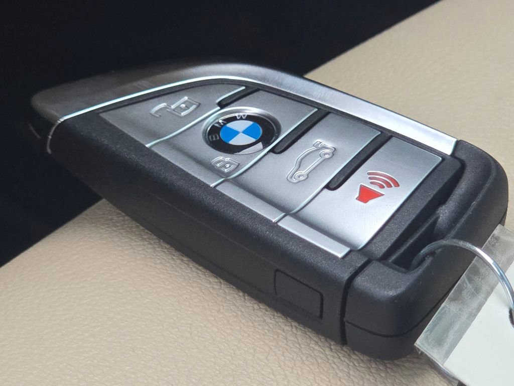 Used 2022 BMW X5 xDrive40i w/ Premium Package AWD/4WD image 36