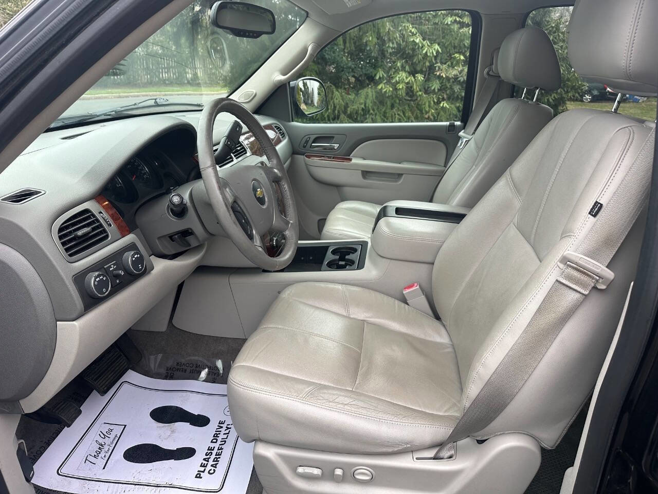 Used 2013 Chevrolet Suburban LT image 10