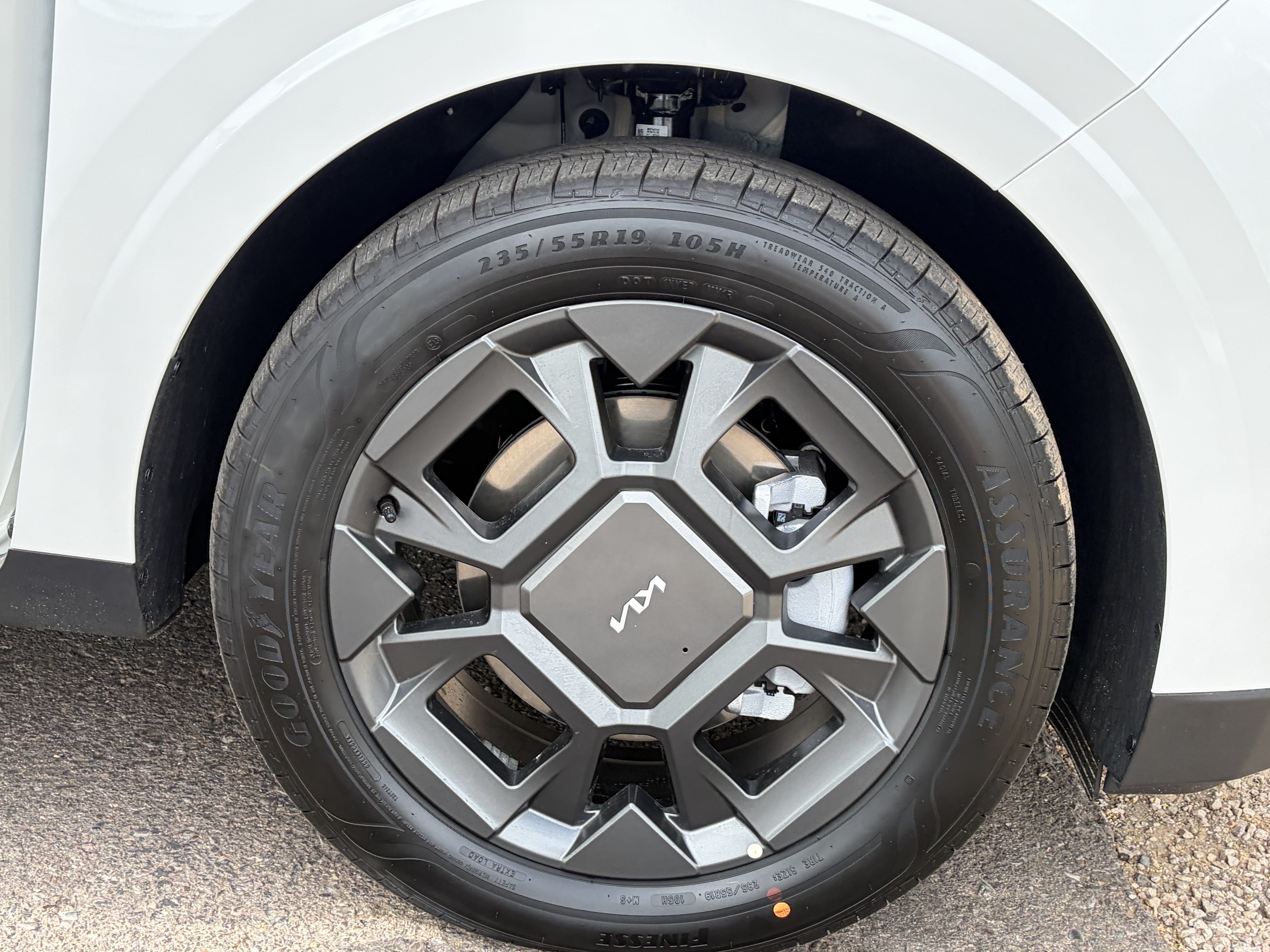 New 2026 Kia Carnival EX FWD image 7