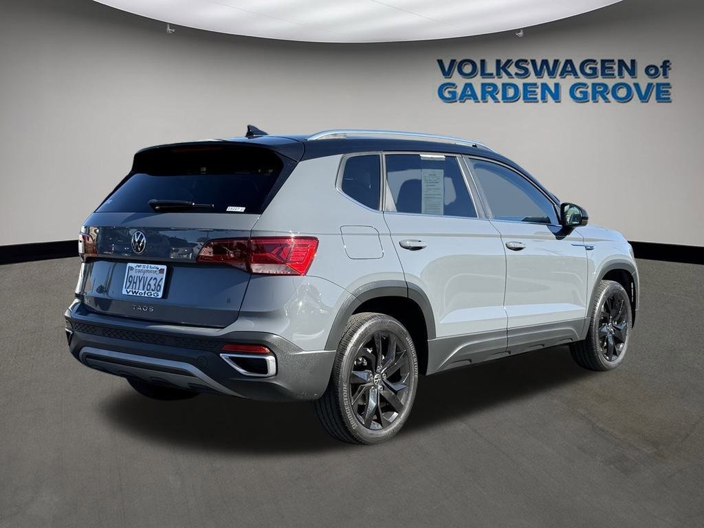 Used 2023 Volkswagen Taos SE w/ Panoramic Sunroof Package image 7