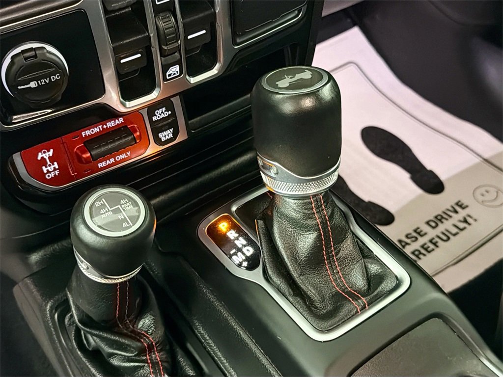 Used 2021 Jeep Wrangler Unlimited Rubicon w/ Uconnect 4C Nav & Sound Group image 17