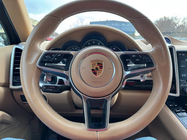 Used 2017 Porsche Cayenne Platinum Edition image 12