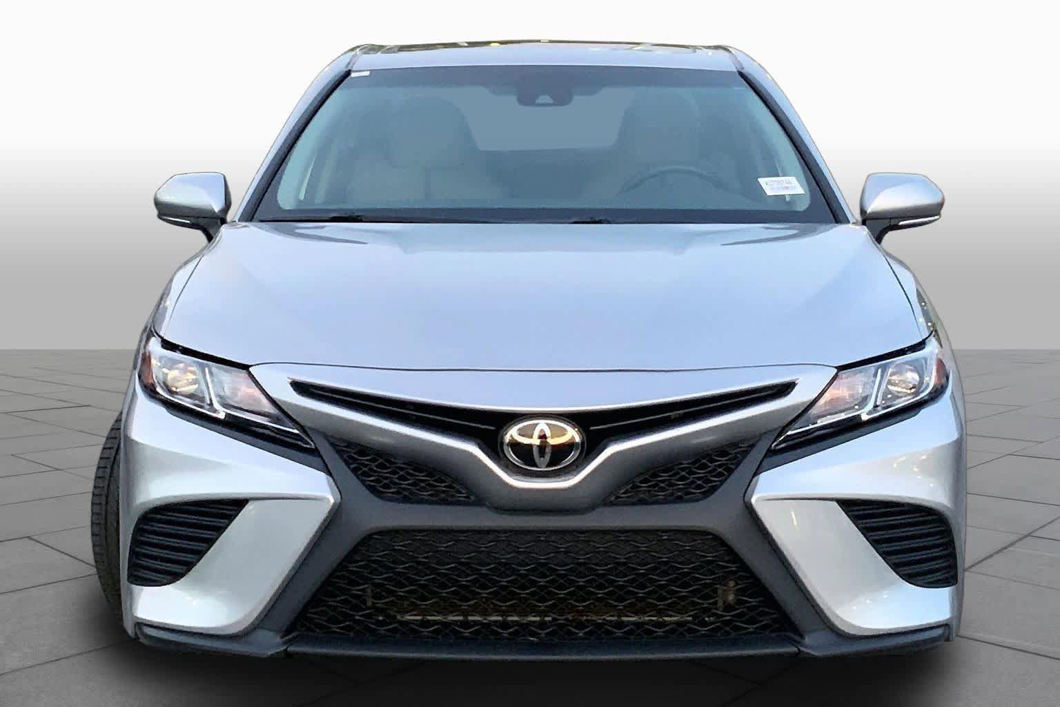 Used 2019 Toyota Camry SE w/ Audio Package FWD image 4