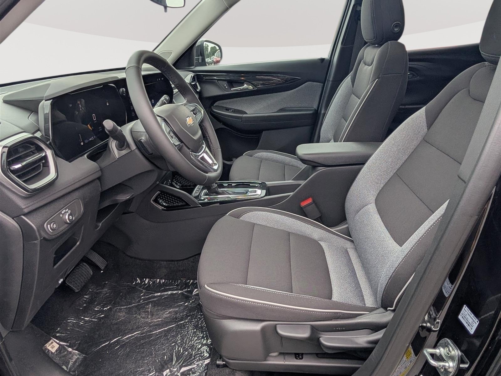 New 2025 Chevrolet TrailBlazer LT w/ LT Cold Weather Package AWD/4WD image 11