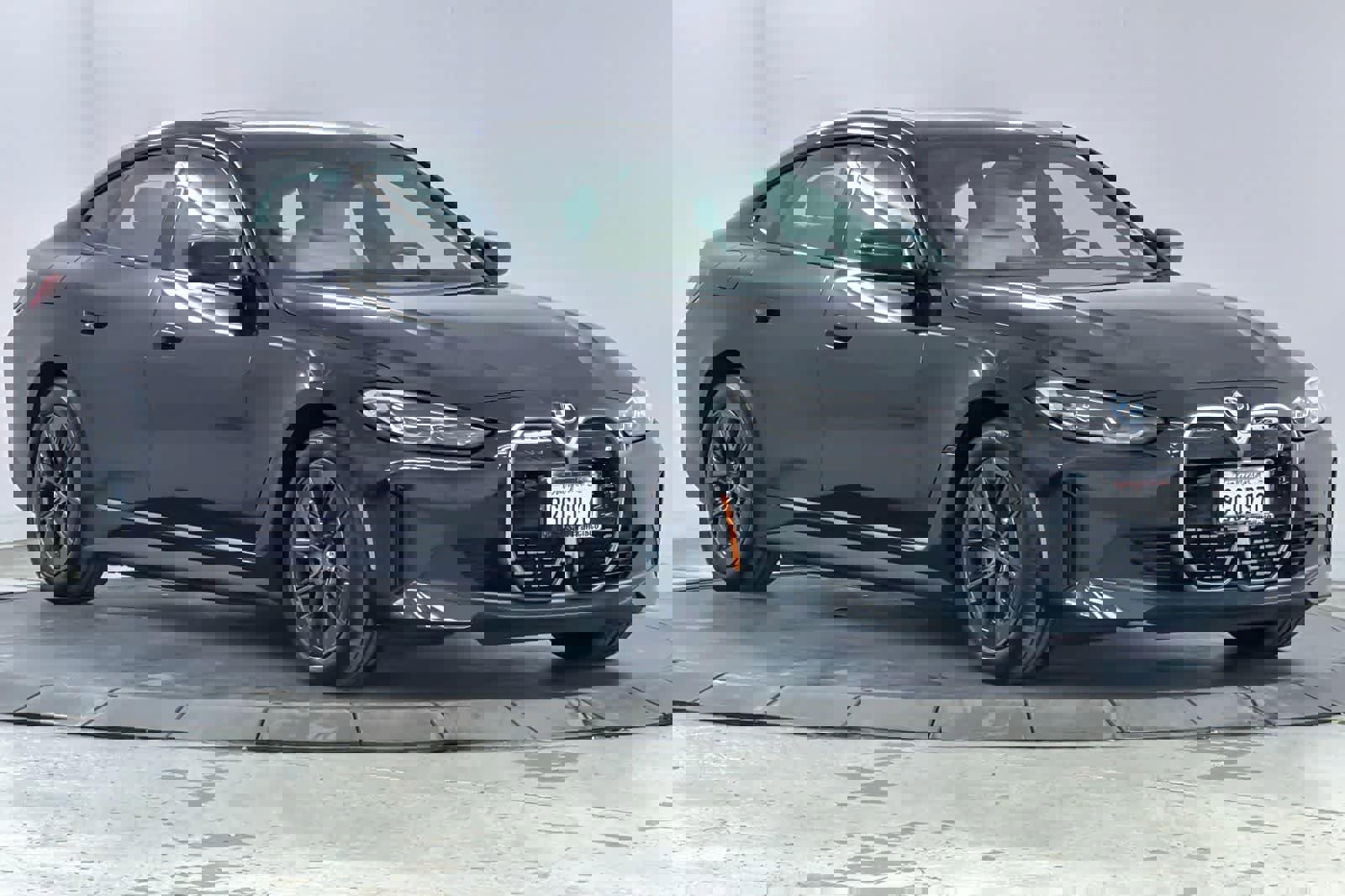 Used 2023 BMW i4 eDrive35 w/ Premium Package image 9