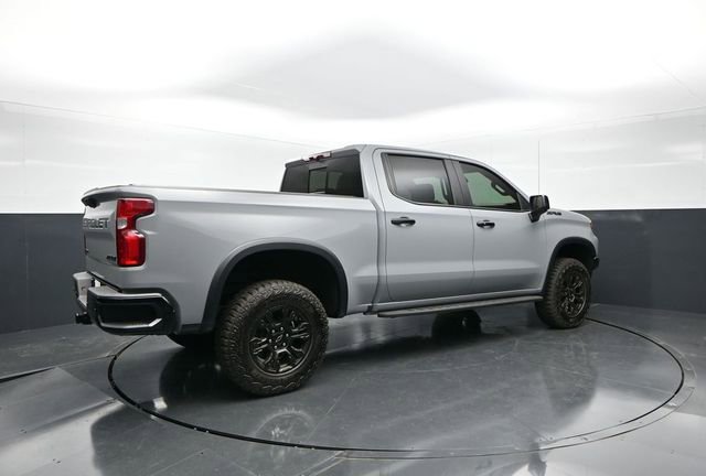 Used 2025 Chevrolet Silverado 1500 ZR2 w/ Dark Appearance Package image 7