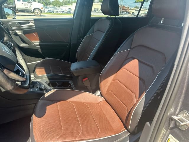 Used 2022 Volkswagen Tiguan SEL R-Line AWD/4WD image 12
