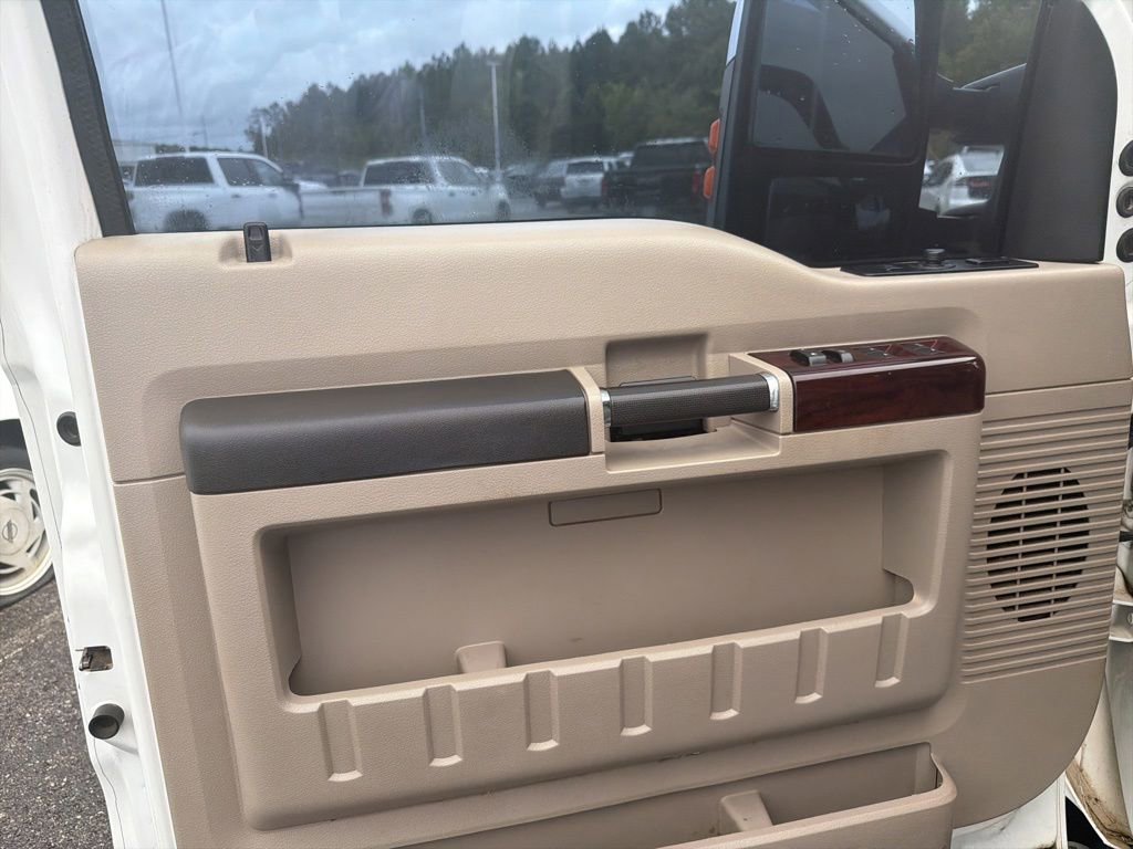 Used 2009 Ford F250 Lariat AWD/4WD image 9
