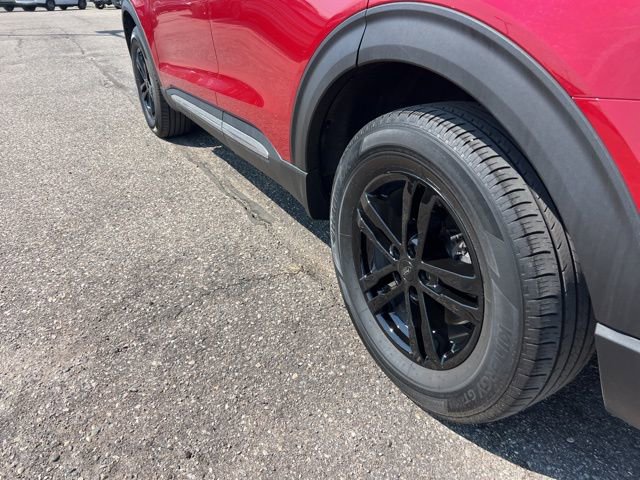 Certified 2022 Ford Explorer XLT w/ Equipment Group 202A image 28