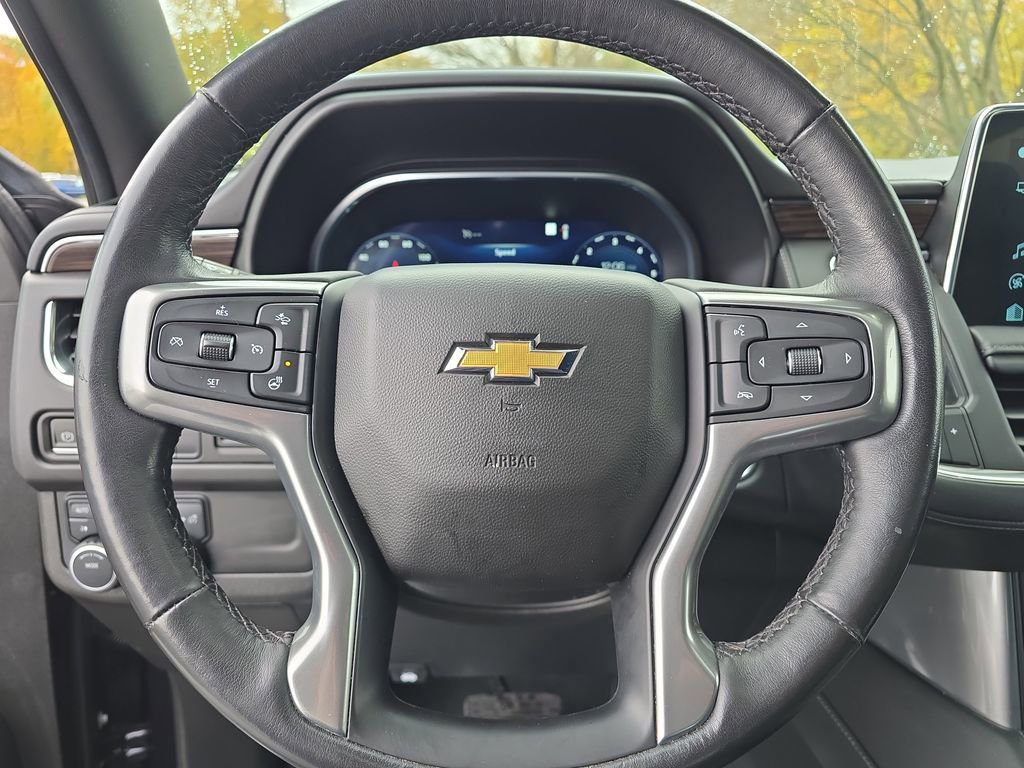 Used 2023 Chevrolet Suburban LT w/ LT Signature Plus Package image 21