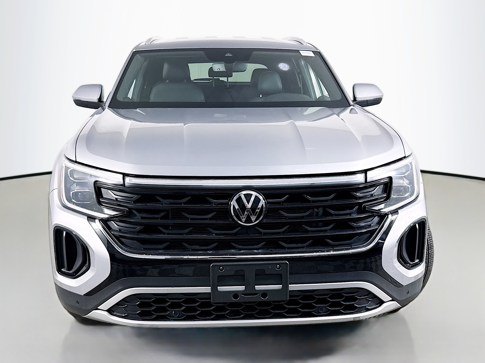 Used 2026 Volkswagen Atlas Cross Sport SE AWD/4WD image 2