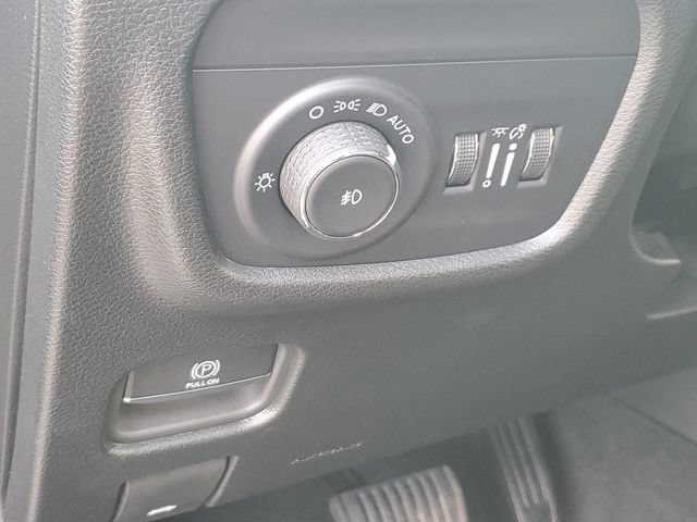 Certified 2024 Jeep Grand Cherokee Limited AWD/4WD image 16