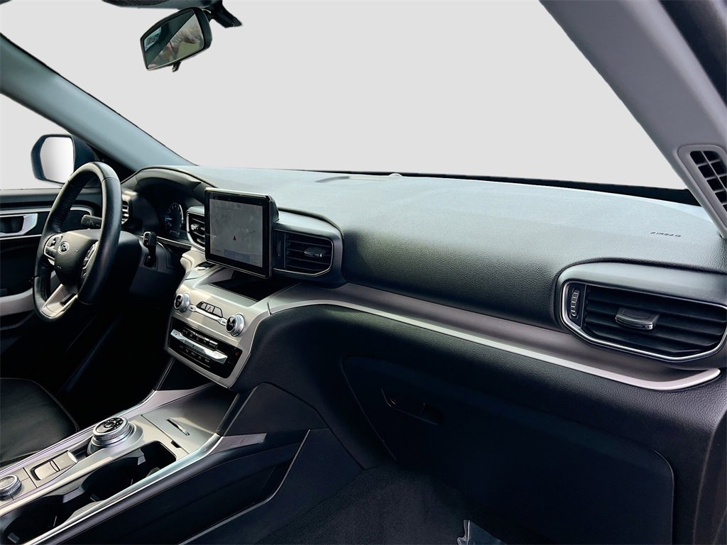 Used 2022 Ford Explorer XLT w/ Equipment Group 202A image 30