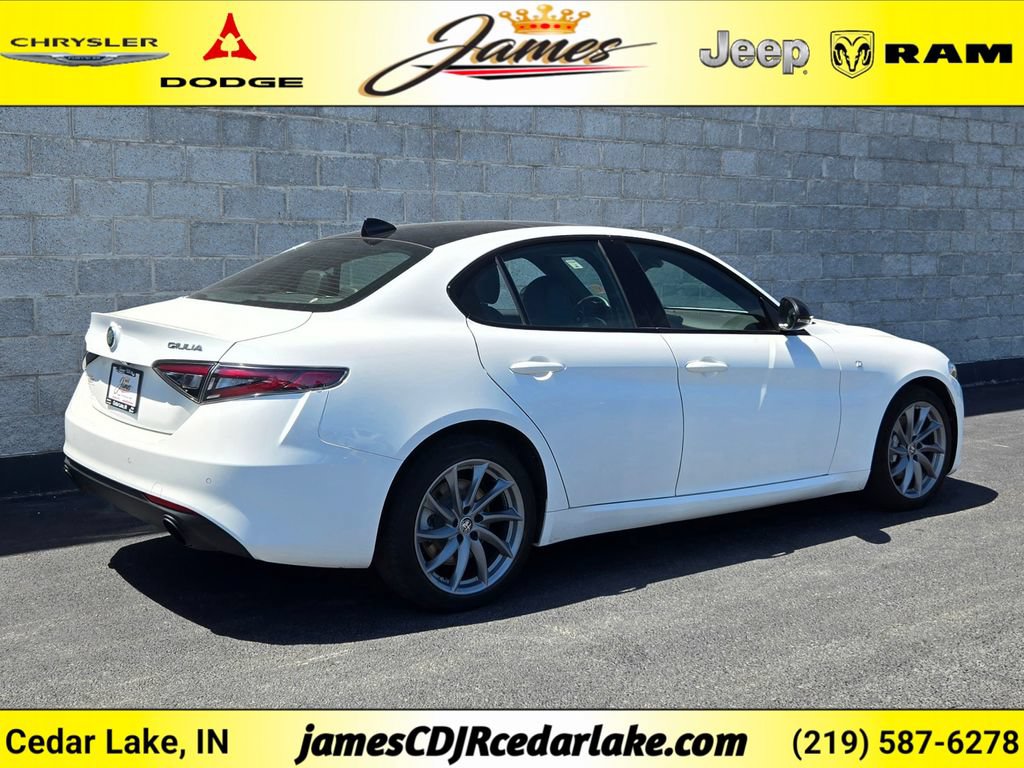 Used 2024 Alfa Romeo Giulia Ti w/ Active Assist Plus Package AWD/4WD image 5