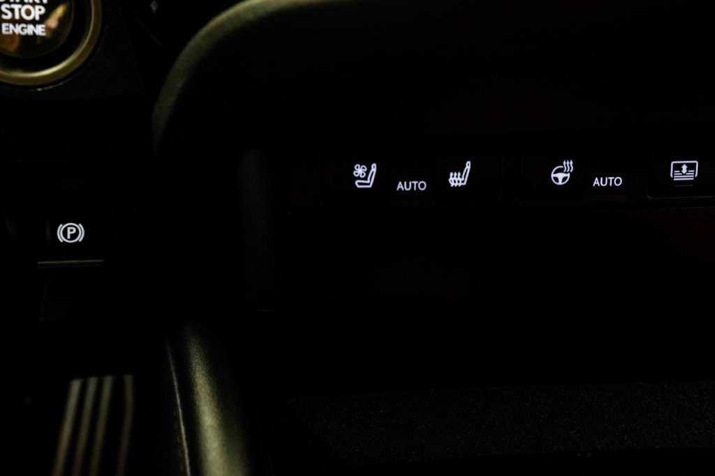 Used 2023 Lexus ES 350 F Sport w/ Accessory Package (Z2) FWD image 28