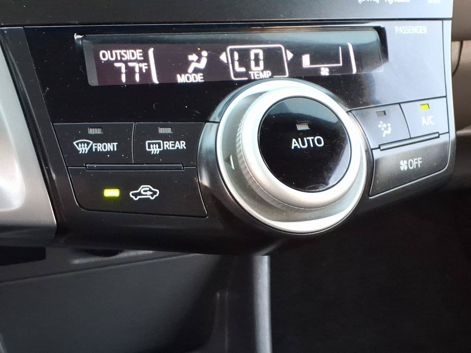 Used 2014 Toyota Prius V Three FWD image 18