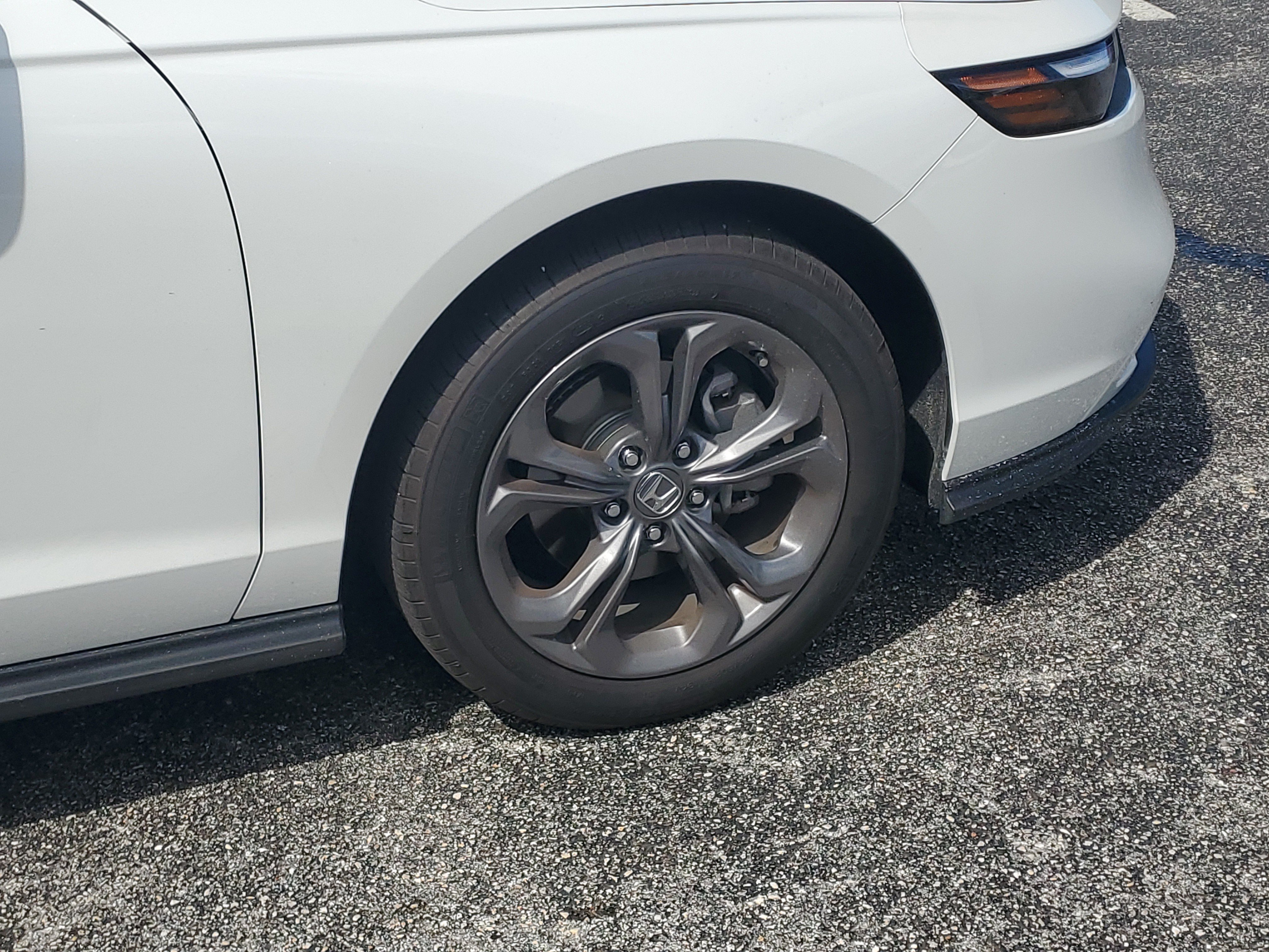 Used 2023 Honda Accord EX image 7