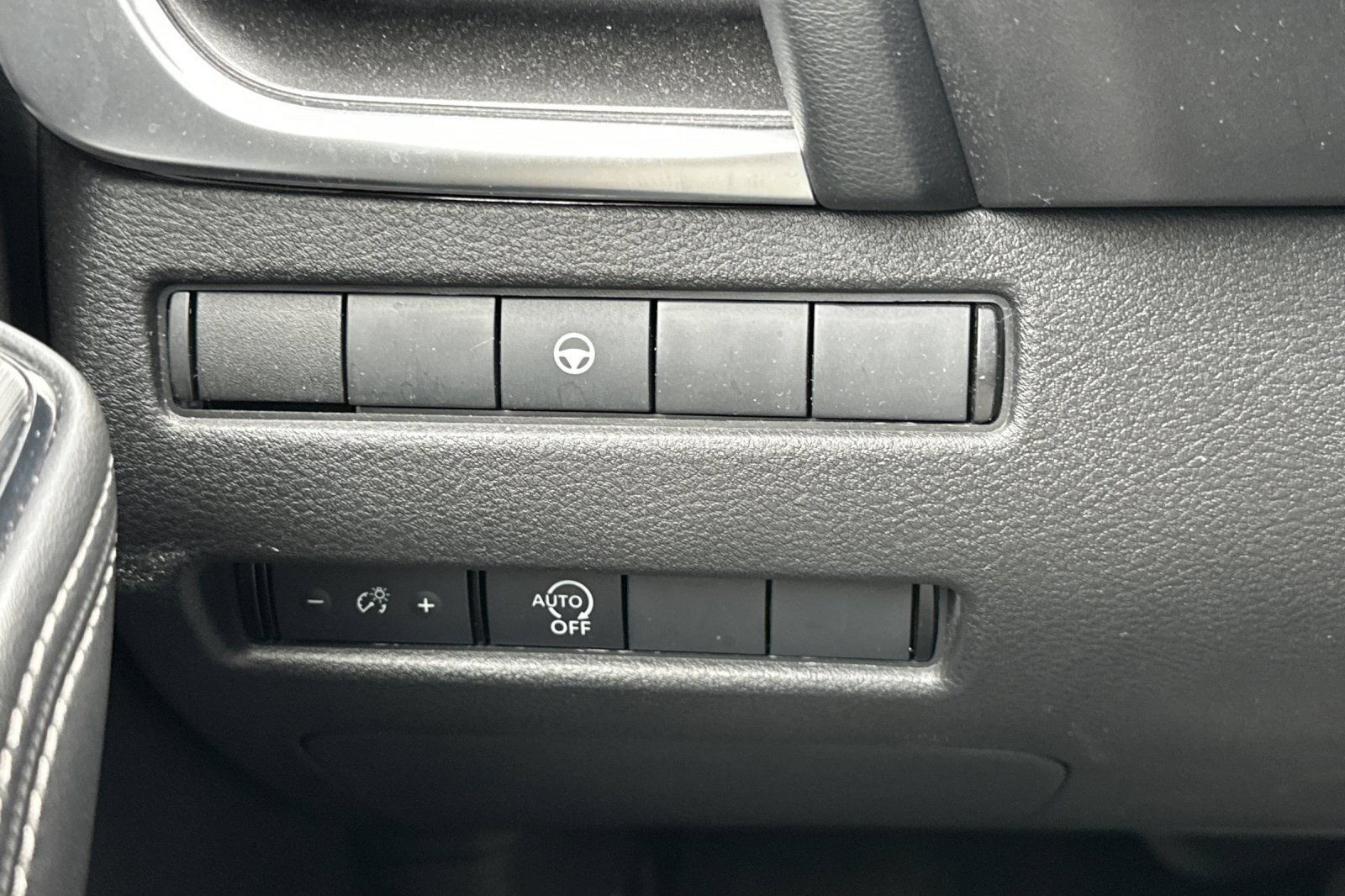 Used 2023 Nissan Rogue SV AWD/4WD image 33