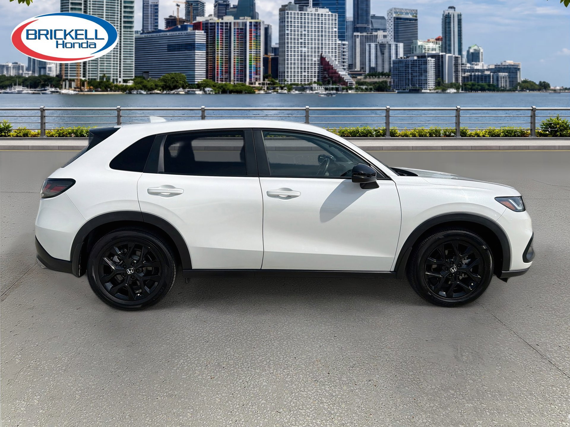 Used 2025 Honda HR-V Sport image 2