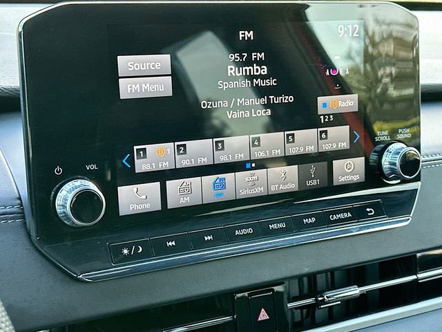 Used 2024 Mitsubishi Outlander SE Black Edition image 14