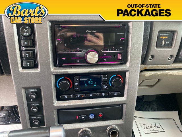 Used 2003 HUMMER H2 w/ Preferred Equipment Group image 32