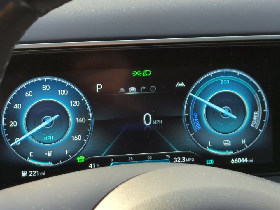 Used 2022 Hyundai Tucson Limited w/ Cargo Package image 23