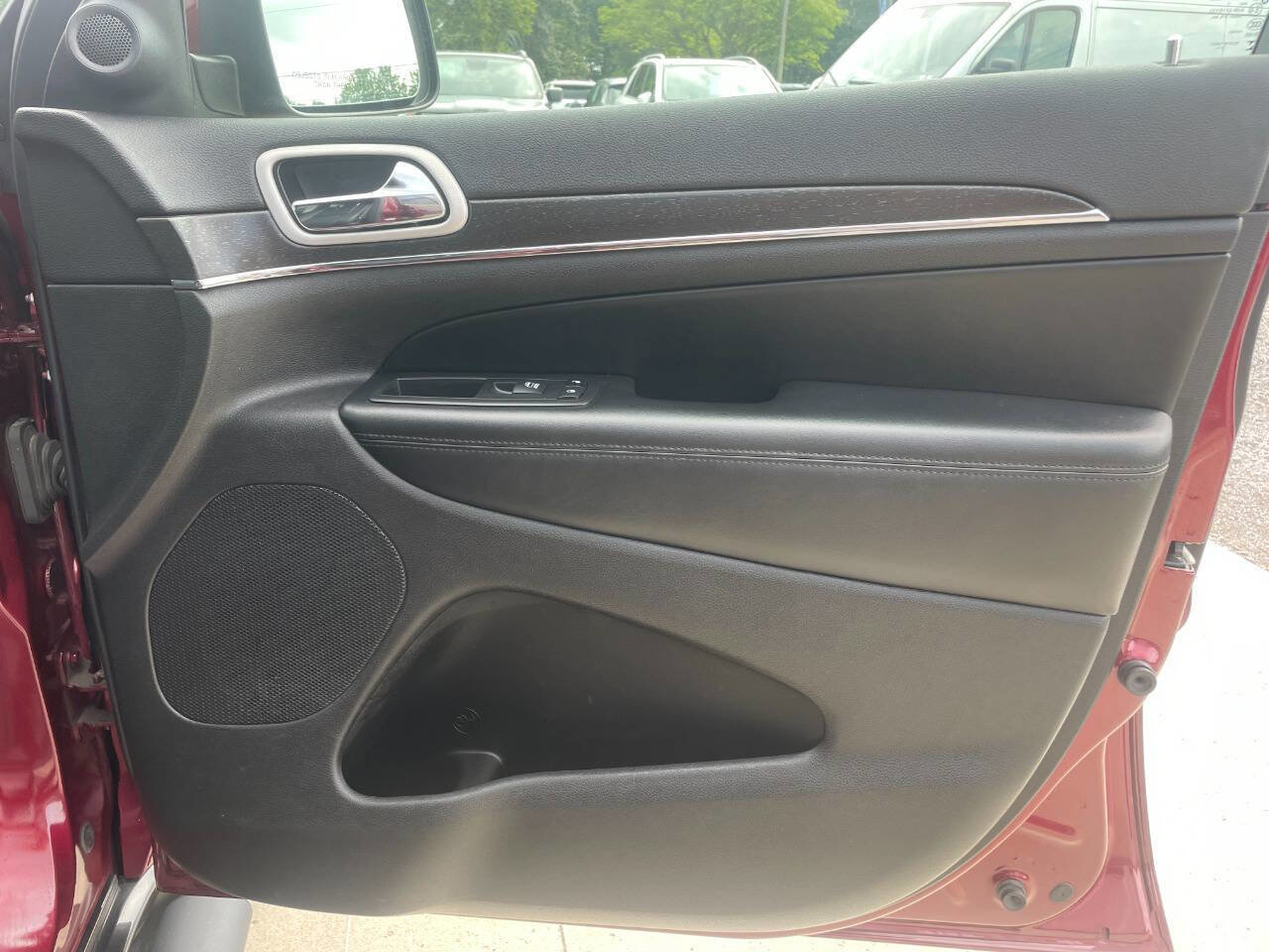 Used 2018 Jeep Grand Cherokee Limited image 14