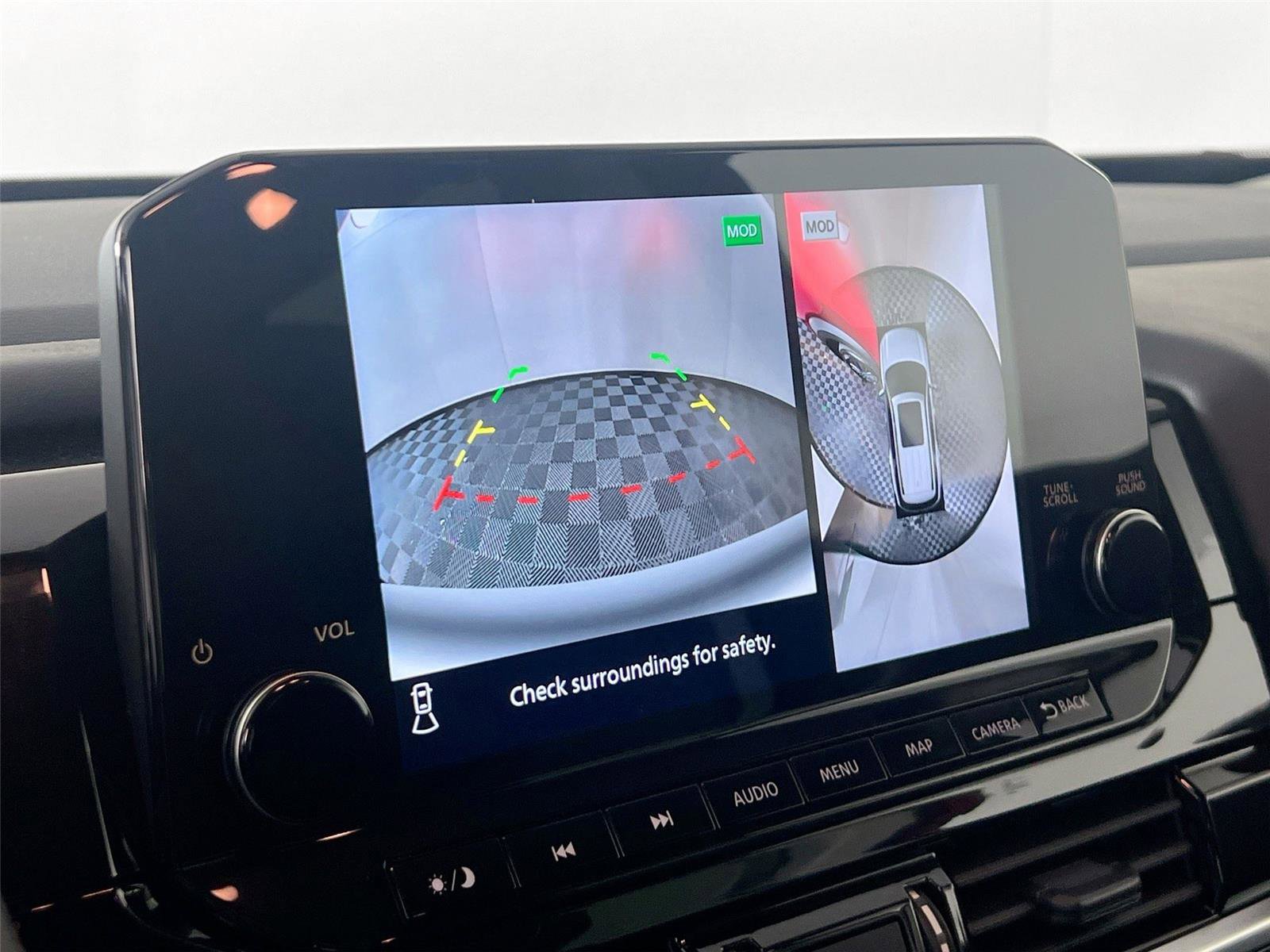 Used 2025 Nissan Pathfinder SL w/ SL Premium Package image 13