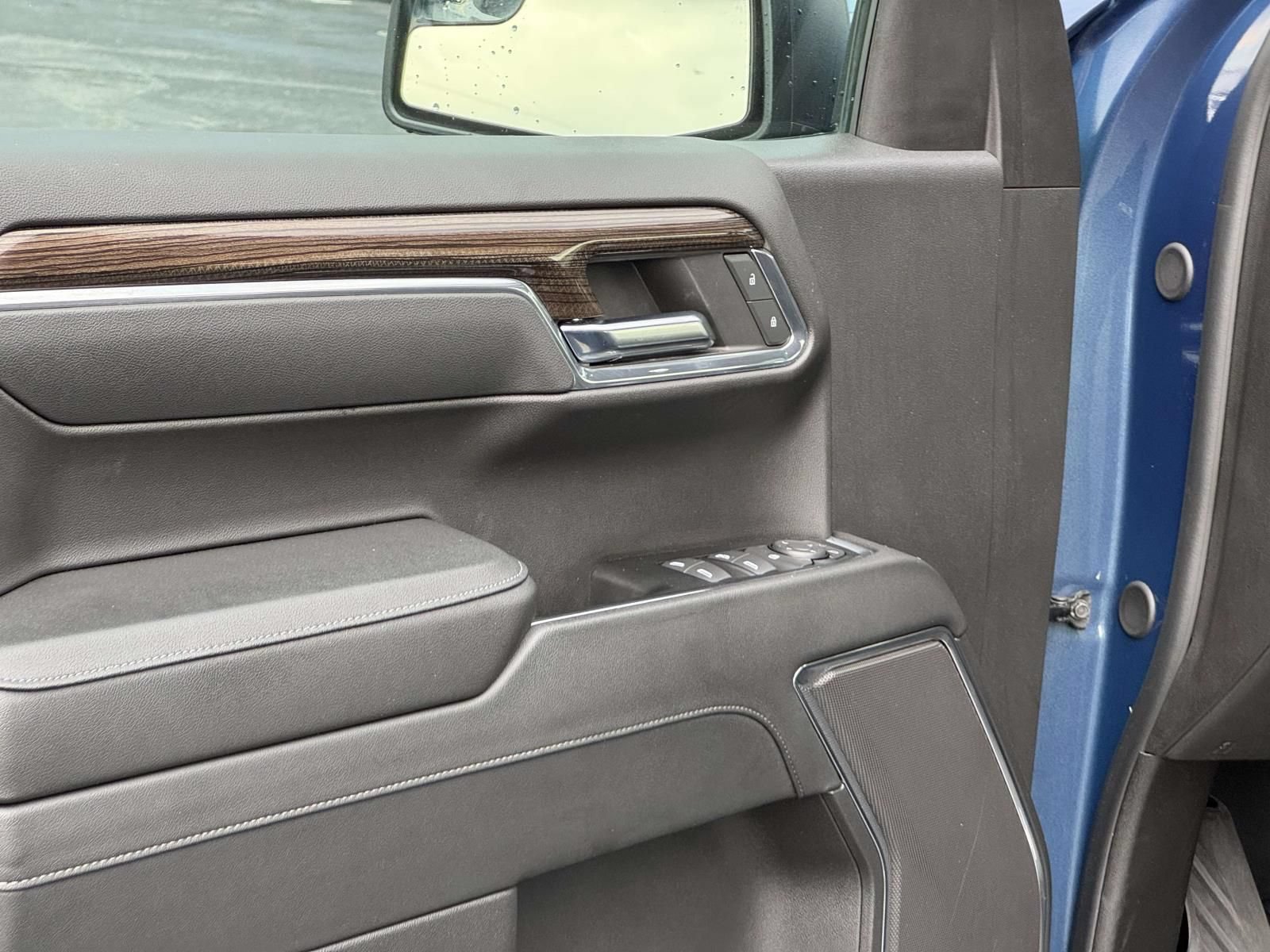 Used 2024 Chevrolet Silverado 1500 LT AWD/4WD image 18