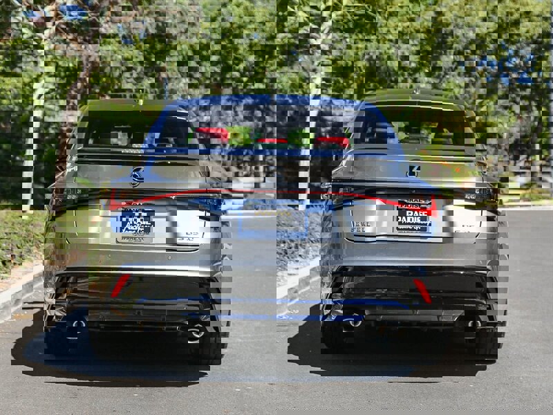 Used 2022 Lexus IS 350 F Sport image 5