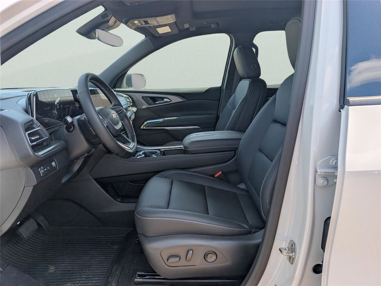 New 2026 Chevrolet Traverse LT w/ Sun and Wheel Package FWD image 35