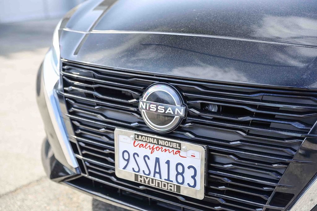 Used 2024 Nissan Altima 2.5 SV FWD image 11