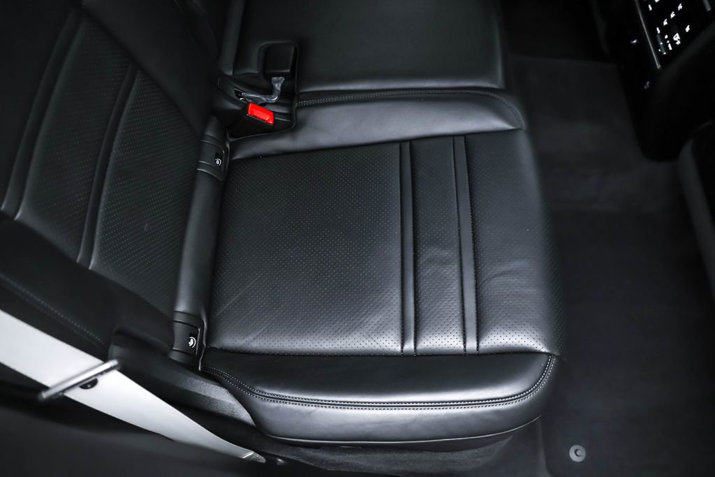 Used 2022 Porsche Cayenne Platinum Edition image 31