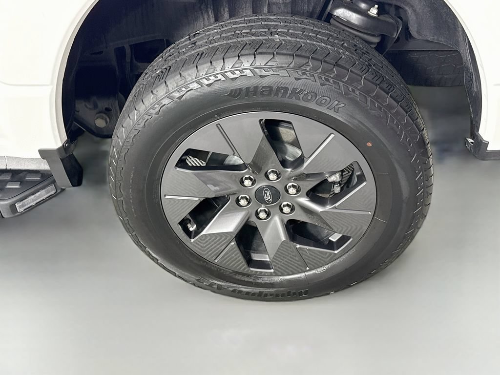 Used 2022 Ford F150 Lightning Lariat AWD/4WD image 29