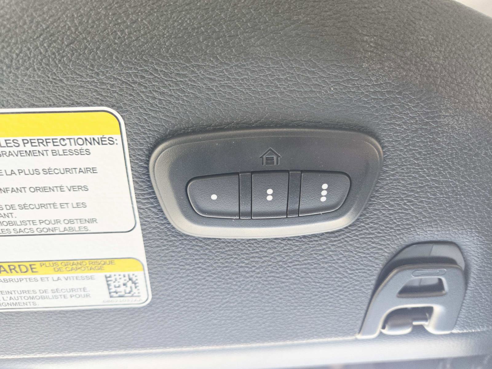 Used 2024 Jeep Gladiator Rubicon w/ Technology Group image 38