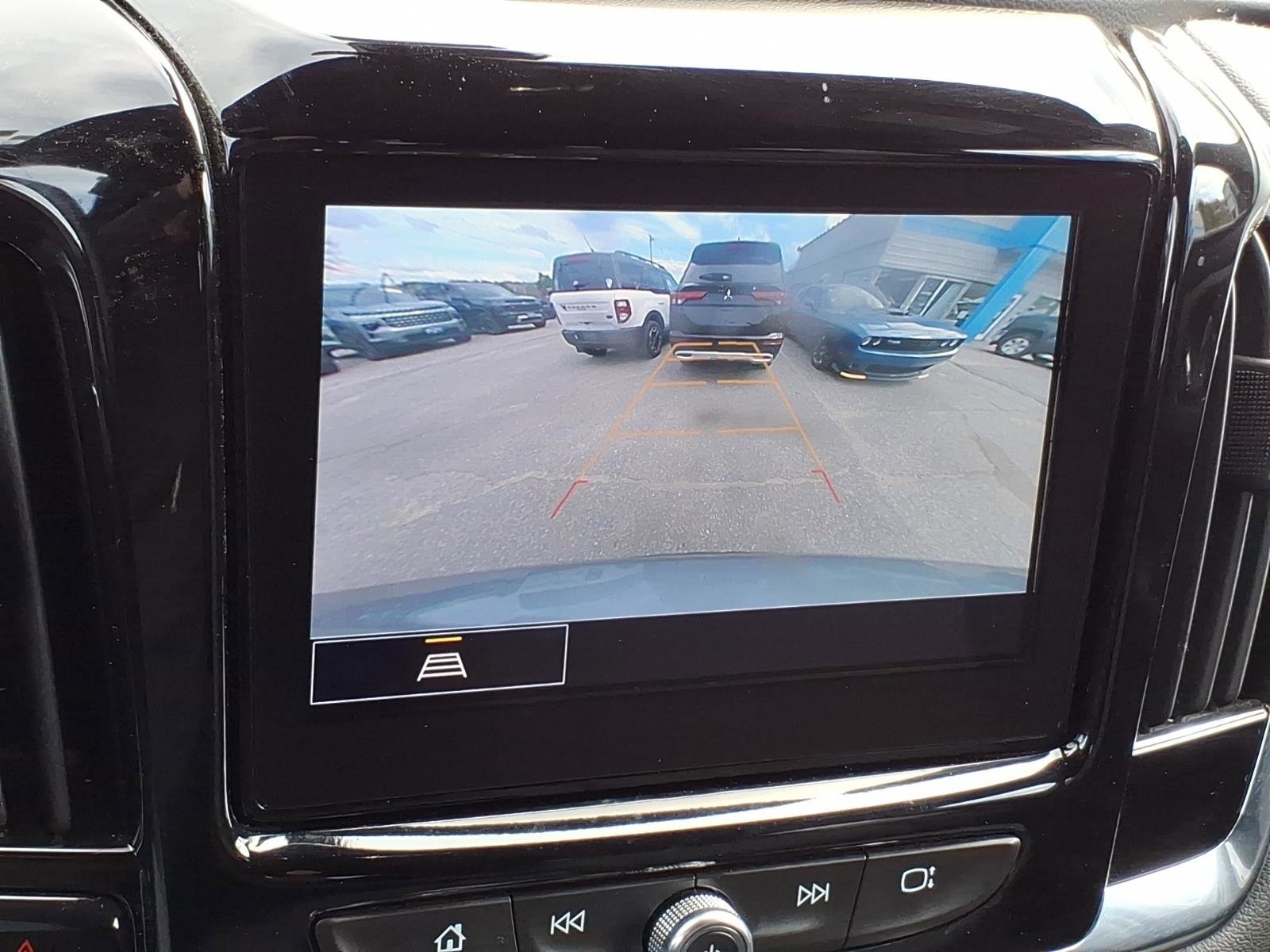 Used 2023 Chevrolet Traverse LT AWD/4WD image 25