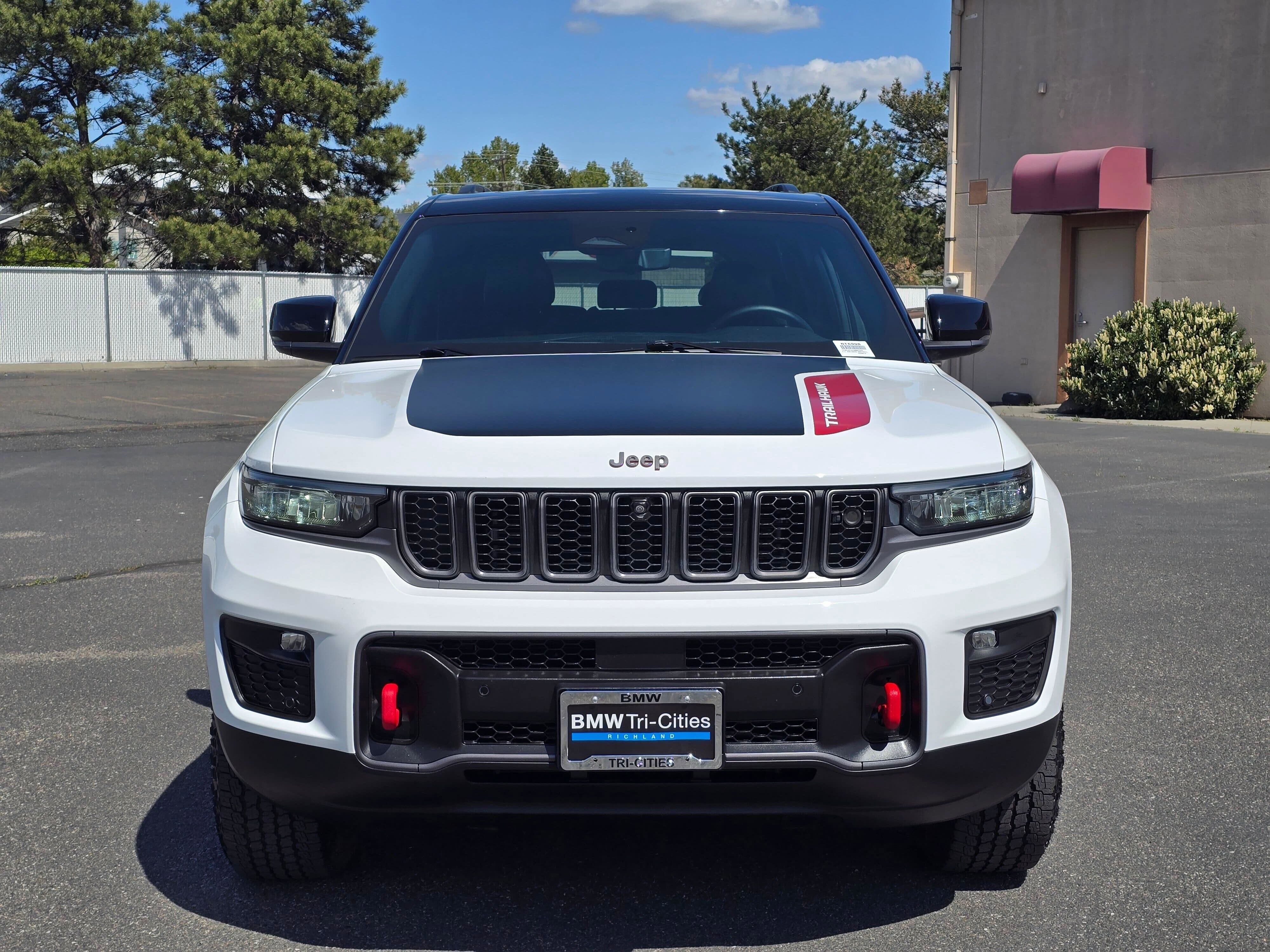 Used 2022 Jeep Grand Cherokee Trailhawk w/ ADV Protech Group II AWD/4WD image 6