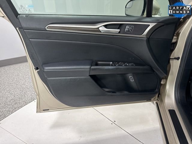 Used 2017 Ford Fusion Energi SE FWD image 9